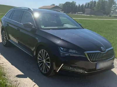 Gebraucht Skoda Superb LAURIN & KLEMENT 190 PS (139 kW) 2020 Schwarz Kombi