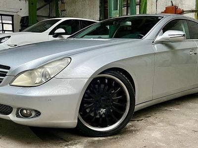 Silber Gebraucht 2009 Mercedes CLS350 AMG Coupé | 19.990 €