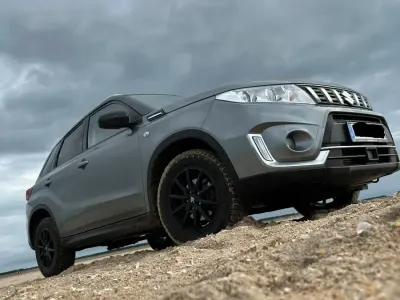 Gebraucht Suzuki Vitara 140 PS (102 kW) 2020 Grau SUV