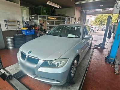 Używany BMW 320 163 KM (119 kW) 2007 Srebrny Kombi