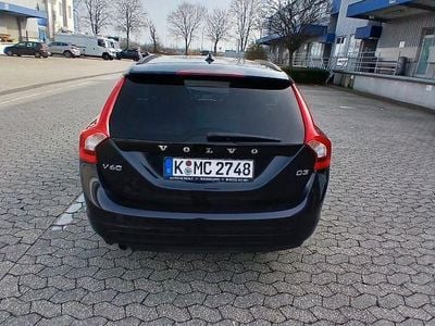 Gebraucht Volvo V60 Business Edition 150 PS (110 kW) 2016 Blau Kombi