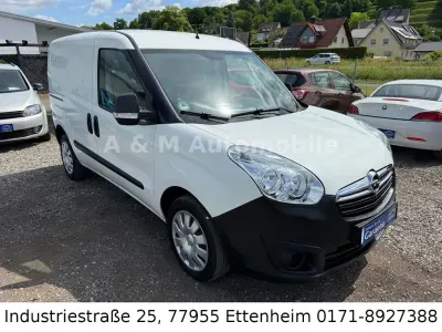 Gebraucht Opel Combo Edition 95 PS (69 kW) 2018 Weiß Van / Kleinbus