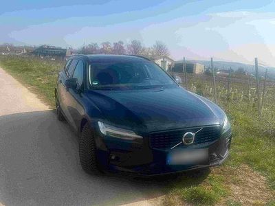 Gebraucht Volvo V60 Plus 197 PS (144 kW) 2025 Schwarz Kombi
