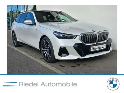 Gebraucht BMW 540 M Sport 303 PS (222 kW) 2025 Weiß Kombi