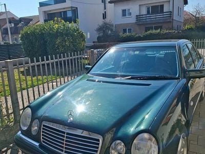 Gebraucht Mercedes E200 Avantgarde 136 PS (100 kW) 1998 Grün Limousine