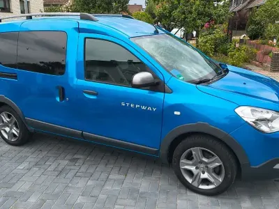 Gebraucht Dacia Dokker Stepway 131 PS (96 kW) 2021 Blau Van / Kleinbus