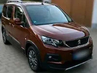 Gebraucht Peugeot Rifter Allure 110 PS (80 kW) 2019 Braun Van / Kleinbus