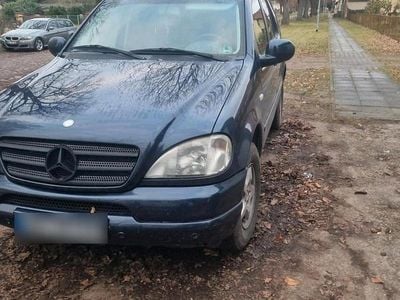 Brugt Mercedes ML320 215 HK (158 kW) 2000 Blå SUV