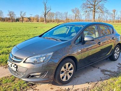 Gebraucht Opel Astra Energy 116 PS (85 kW) 2014 Grau Limousine