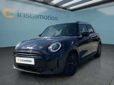 Używany Mini Cooper Classic 136 KM (100 kW) 2022 Czarny Hatchback