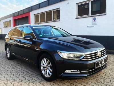 Gebraucht VW Passat R 150 PS (110 kW) 2019 Grau Kombi