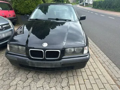 Gebraucht BMW 316 115 PS (84 kW) 1999 Schwarz Limousine