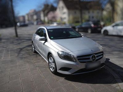 Gebraucht Mercedes A180 Urban 122 PS (89 kW) 2013 Silber Limousine
