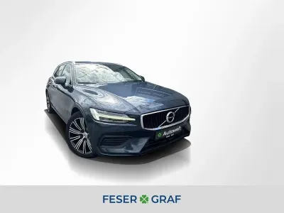 Gebraucht Volvo V60 Momentum 150 PS (110 kW) 2018 Blau Kombi