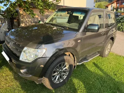 Gebraucht Mitsubishi Pajero Invite 200 PS (147 kW) 2014 SUV