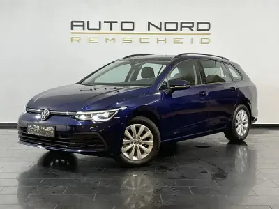 Gebraucht VW Golf VIII Life 131 PS (96 kW) 2021 Blau Kombi