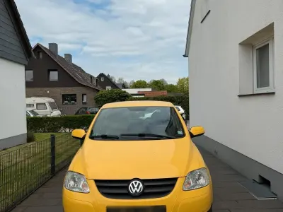 Używany VW Fox 54 KM (39 kW) 2010 Żółty Hatchback