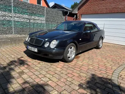 Gebraucht Mercedes CLK200 Elegance 136 PS (100 kW) 1999 Blau Cabrio