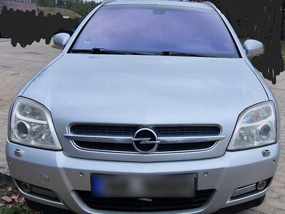 Begagnad Opel Signum 125 HK (91 kW) 2003 Silver Halvkombi