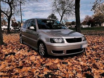 Używany VW Polo 60 KM (44 kW) 2000 Srebrny Hatchback