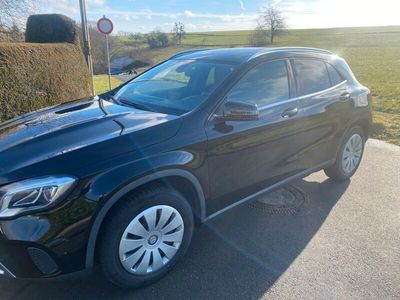 Mercedes GLA220