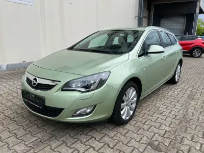 Gebraucht Opel Astra Eco 120 PS (88 kW) 2012 Grau Kombi