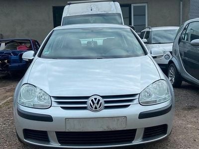 Silber Gebraucht 2005 VW Golf V Kleinwagen | 1.900 € (Fairer Preis)