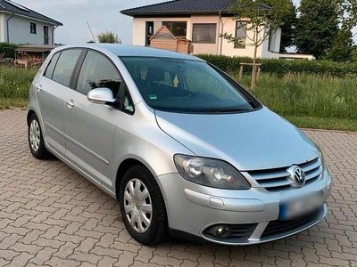 Silber Gebraucht 2006 VW Golf IV Kleinwagen | 1.850 € (Fairer Preis)