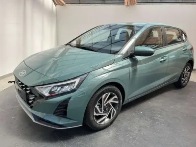 Neu Hyundai i20 Trend 90 PS (66 kW) 2026 Mangrove green / mic Kleinwagen