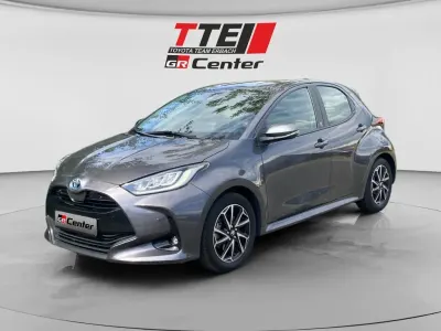 Gebraucht Toyota Yaris Hybrid Team 116 PS (85 kW) 2023 Grau Kleinwagen