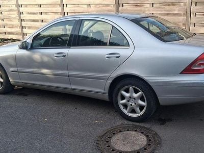 Mercedes C200