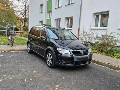 Używany VW Touran Cross 170 KM (125 kW) 2008 Czarny Minivan