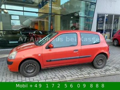 Gebraucht Renault Clio II 75 PS (55 kW) 2004 Orange Limousine