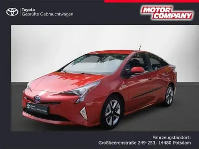 Gebraucht Toyota Prius Executive 122 PS (89 kW) 2016 Sonderfarbe granatapfelrot metallic