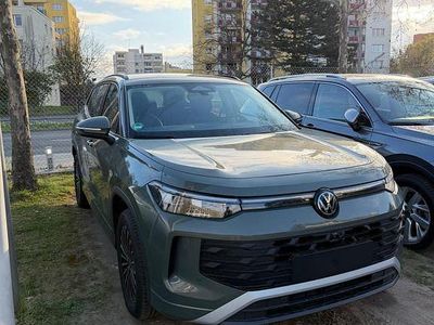 Second-hand VW Tayron R 150 CP (110 kW) 2025 Verde SUV