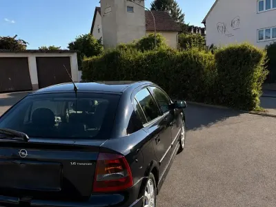 Gebraucht Opel Astra 101 PS (74 kW) 2003 Blau Limousine