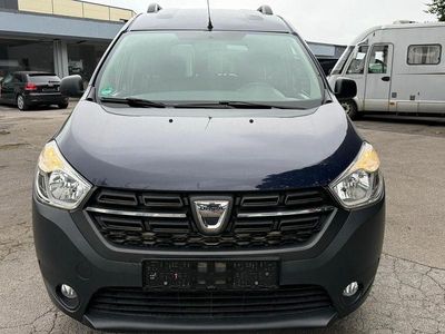 Blau Gebraucht 2018 Dacia Dokker Ambiance Van / Kleinbus | 5.990 € (Fairer Preis)