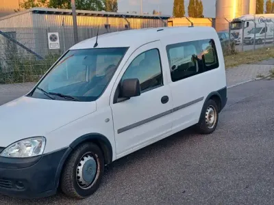 Gebraucht Opel Combo 78 PS (57 kW) 2003 Weiß Van / Kleinbus