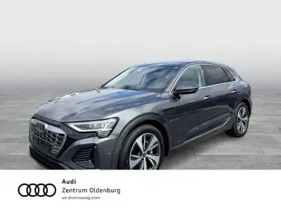Gebraucht Audi Q8 e-tron S-Line 300 kW (408 PS) 2023 Daytonagrau perleffekt SUV
