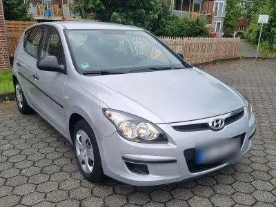 Gebraucht Hyundai i30 109 PS (80 kW) 2009 Grau Limousine