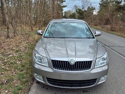 Usata Skoda Octavia Active 105 CV (77 kW) 2012 Argento Berlina