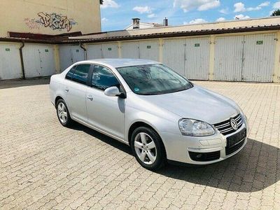 Gebraucht VW Jetta 102 PS (75 kW) 2010 Silber Limousine