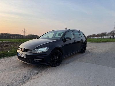 Usata VW Golf VII R-line 150 CV (110 kW) 2019 Nero Station wagon