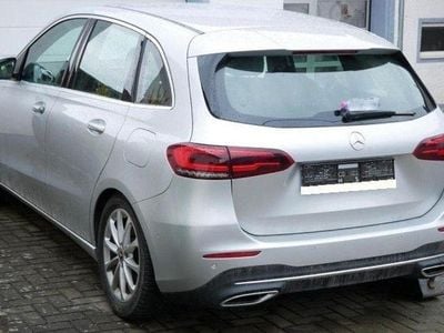 Gebraucht Mercedes B220 190 PS (139 kW) 2019 Silber Van / Kleinbus