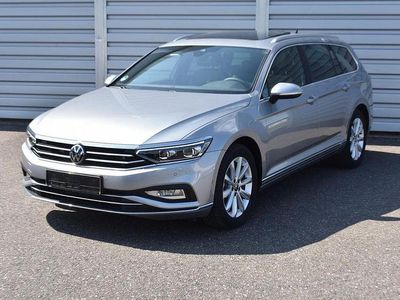 Silber Gebraucht 2023 VW Passat Elegance Kombi | 36.999 €