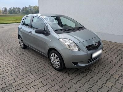 Usata Toyota Yaris 70 CV (51 kW) 2007 Argento Utilitaria