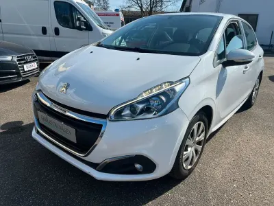 Gebraucht Peugeot 208 99 PS (72 kW) 2015 Weiß Kleinwagen