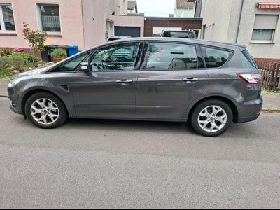 Usado Ford S-MAX Titanium 165 HP (121 kW) 2016 Andere farben Monovolume