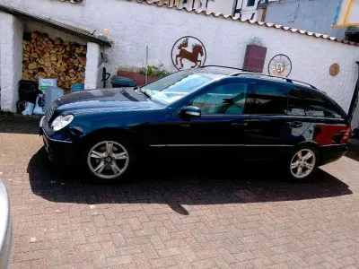 Gebraucht Mercedes C180 Avantgarde 156 PS (114 kW) 2006 Blau Kombi