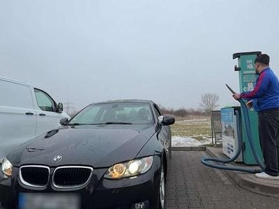 Gebraucht BMW 320 177 PS (130 kW) 2009 Schwarz Limousine